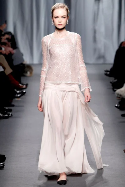 Look 50